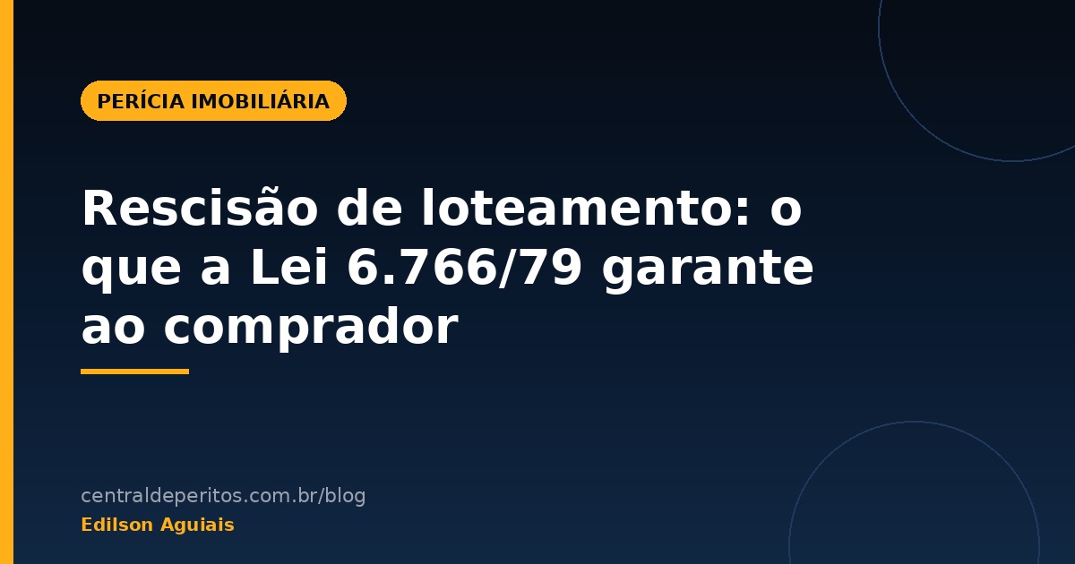 Ilustração de um contrato de loteamento sobre uma planta de terreno, ao lado de uma chave, simbolizando a rescisão contratual