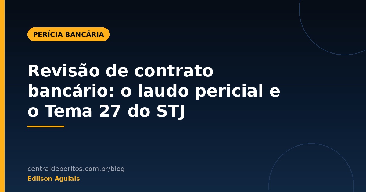 Advogado analisa laudo pericial de contrato bancário com planilha de juros ao fundo